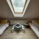 Rum i privatbostad Land House