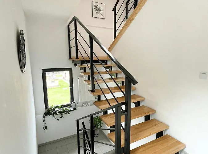 Land House * 扎托尔