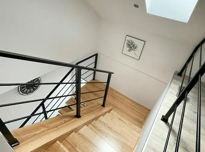 Land House 扎托尔